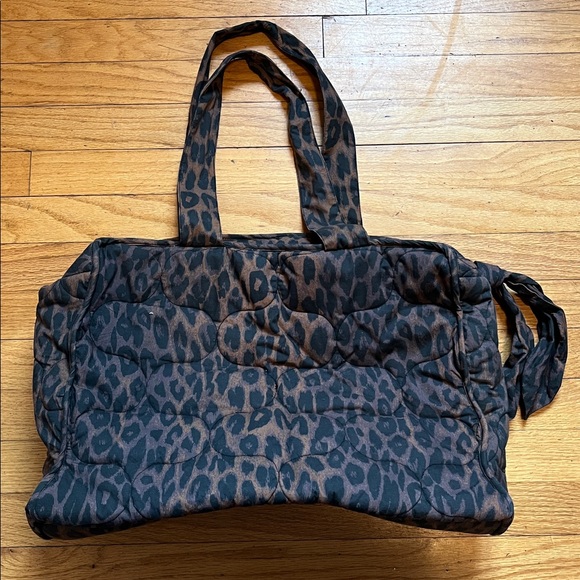 Damson Madder Leopard Print Quilted Tote Bag - Picture 4 of 7